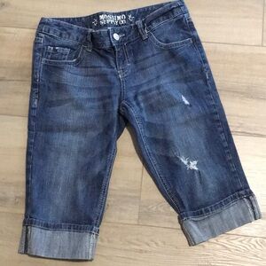 Mossimo Supply Co. Cuffed Capris Size 5